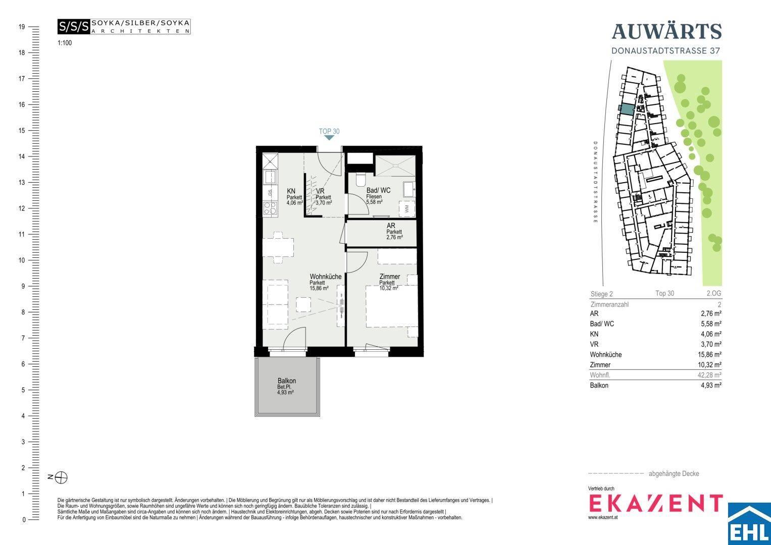 Grundriss einer Wohnung mit Wohnküche, Zimmer, Bad und Balkon.