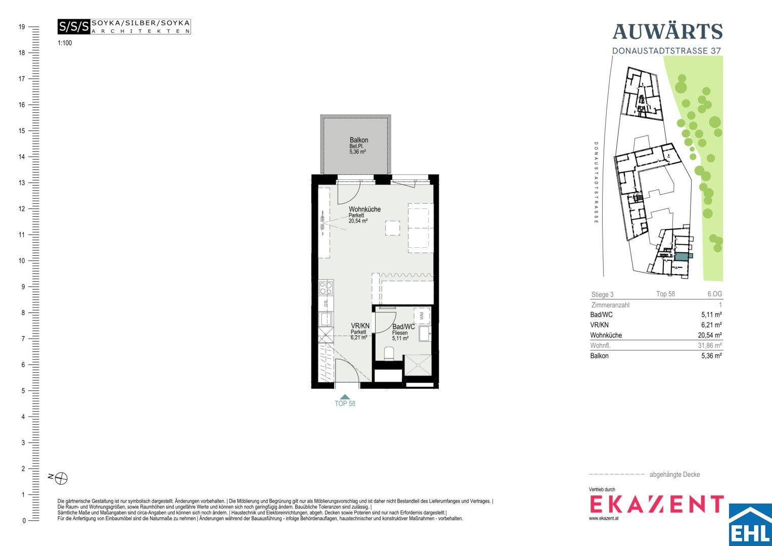 Detaillierter Grundriss einer Wohnung mit Wohnküche, Bad und Balkon.