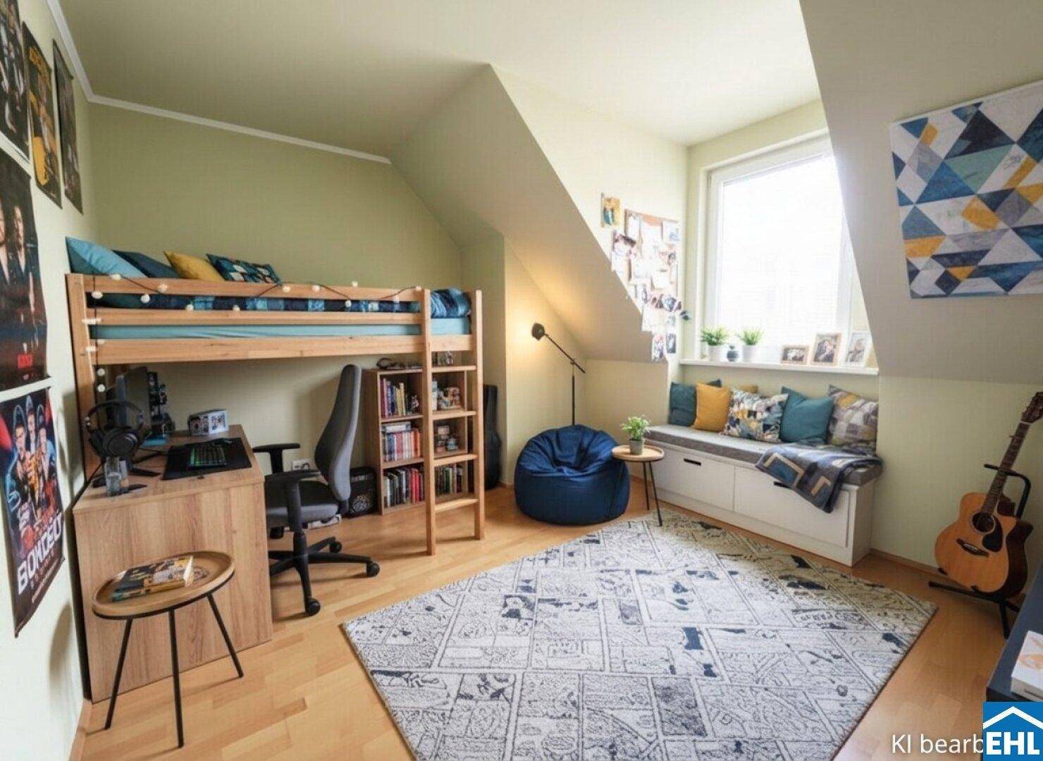 Jugendzimmer mit Hochbett, Schreibtisch und gemütlicher Sitzecke am Fenster.