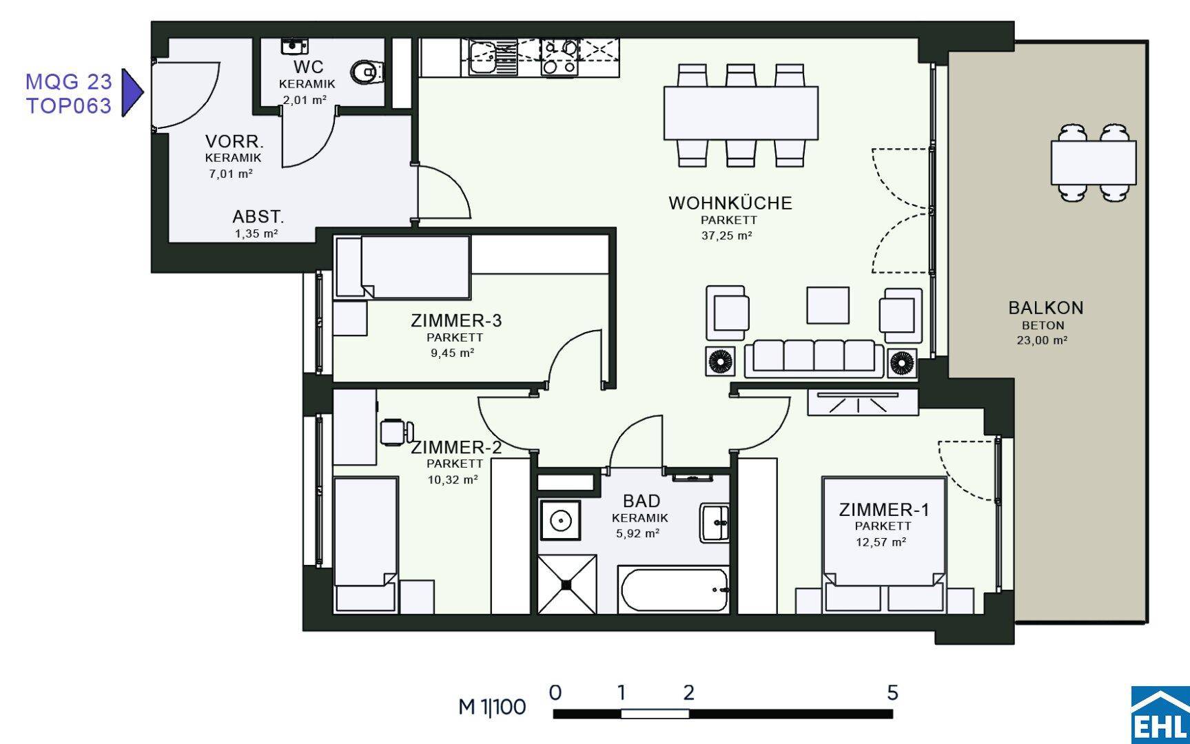 Grundriss einer Wohnung mit drei Zimmern, Wohnküche, Bad, WC und großem Balkon.
