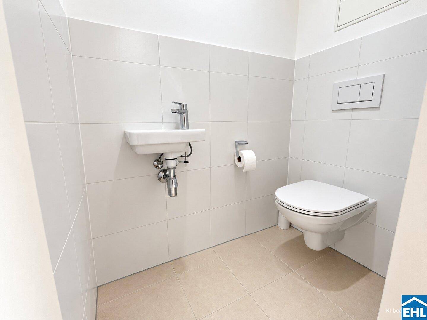 Kleines Gäste-WC mit weißen Fliesen, wandhängender Toilette und kompaktem Waschbecken.