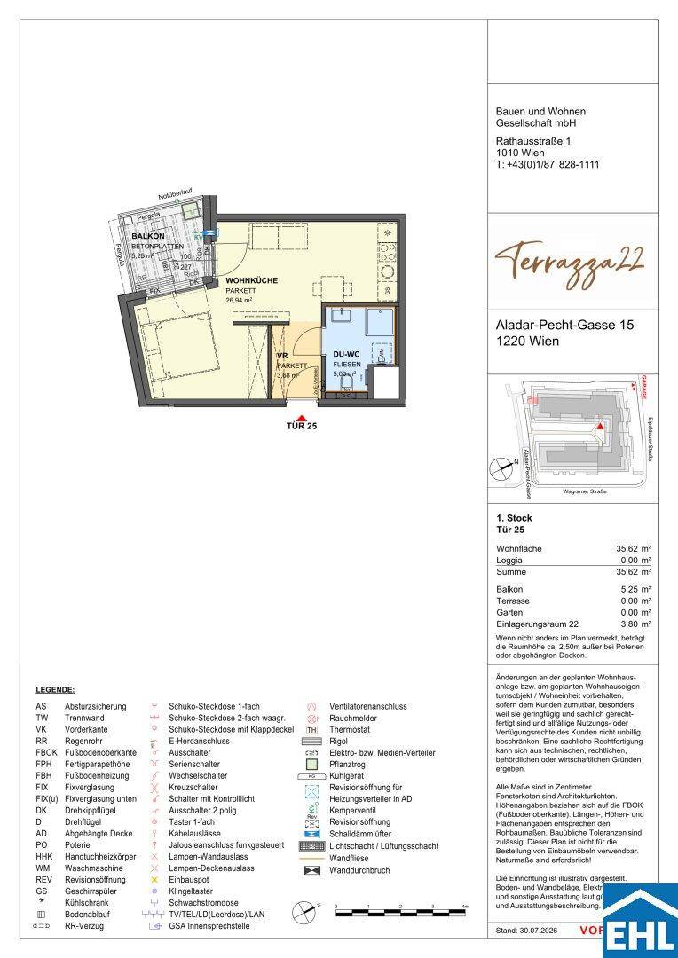 Detaillierter Grundriss einer Wohnung im ersten Stock mit Balkon und Legende.