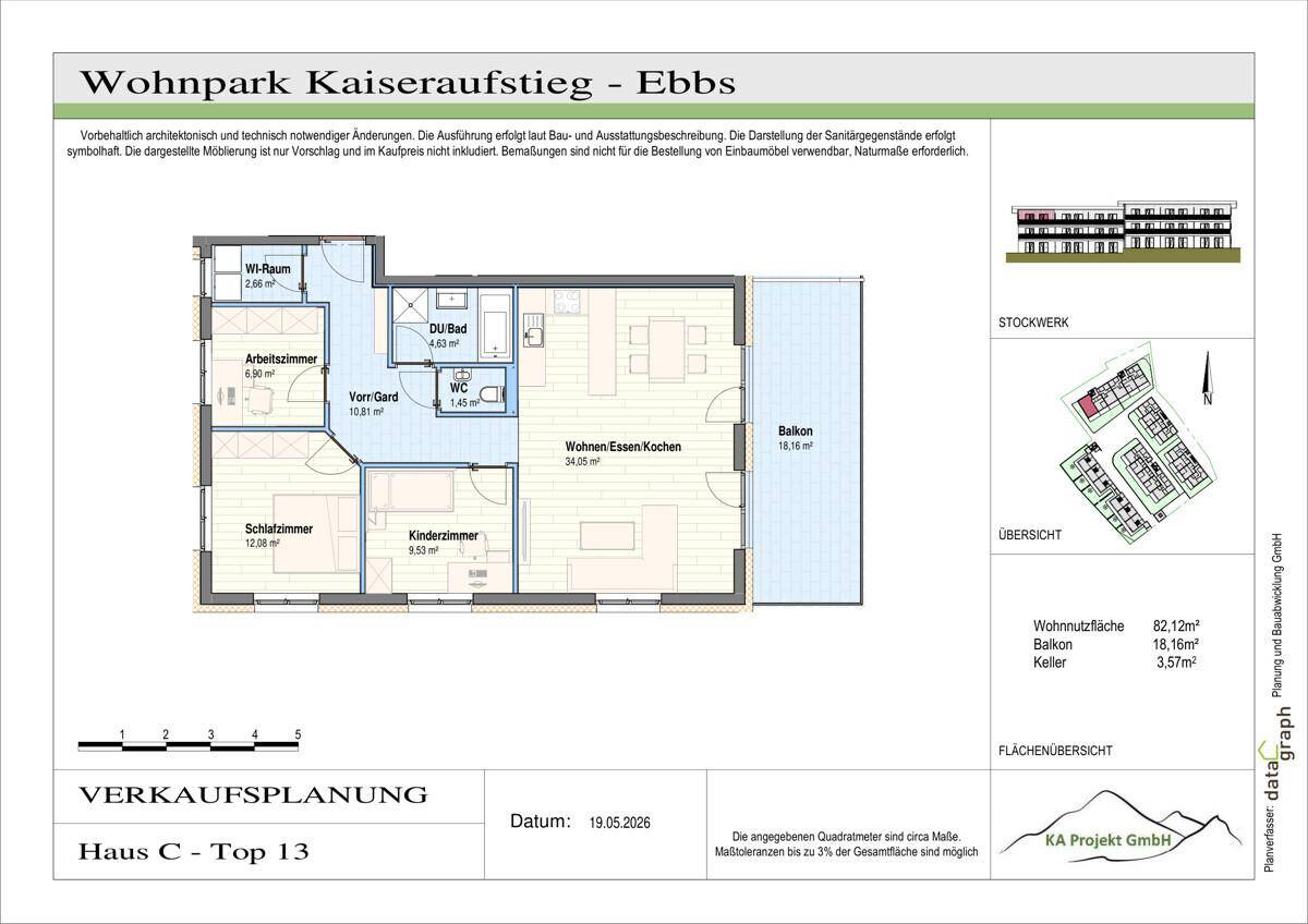 Grundriss von Haus C, Top 13, mit drei Schlafzimmern, offenem Wohnbereich und Balkon.