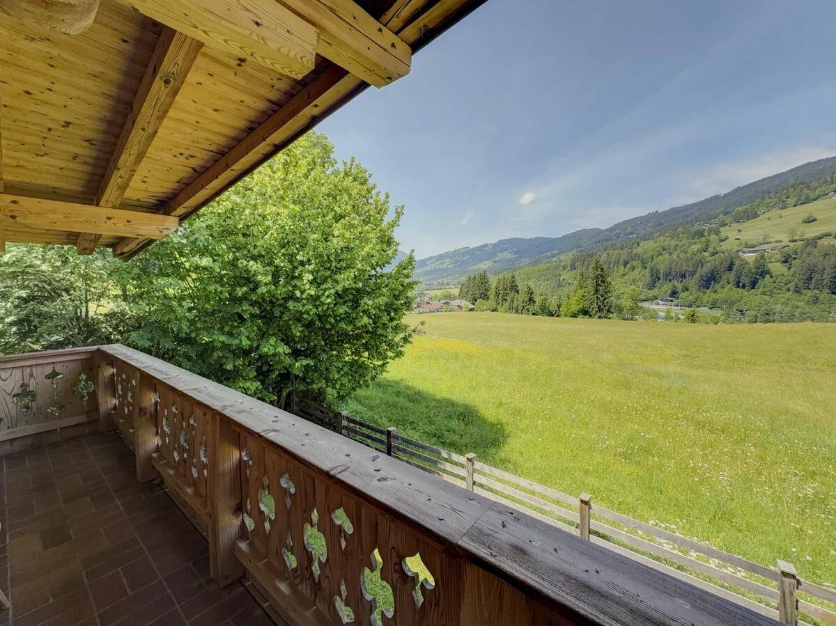 Wohnen in den Kitzbühler Alpen im Tirolerlandhausstil (15)
