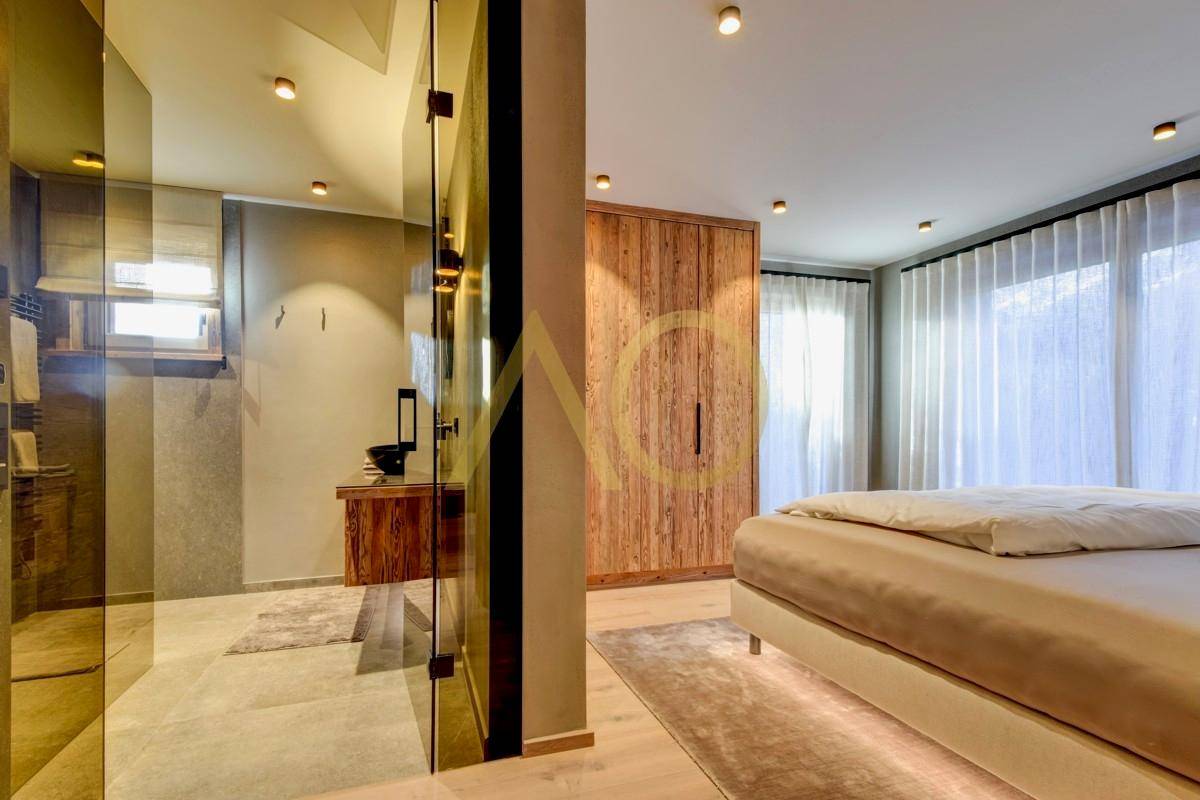 2. Sleepingroom Bath en Suit Alpine Luxury Experience- Your Exclusive Chalet in the Heart of Kitzbühel District