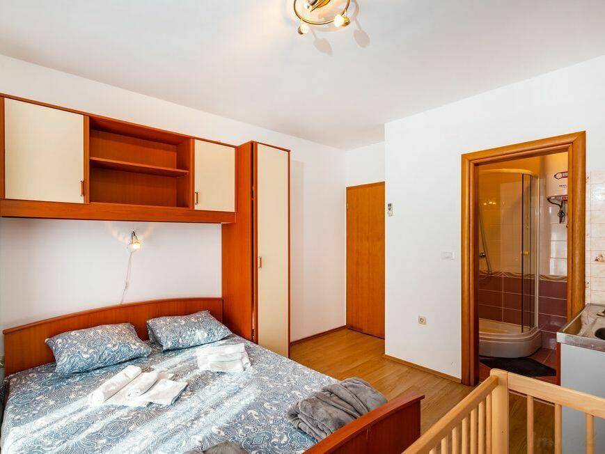 cdu387_bed_06_43