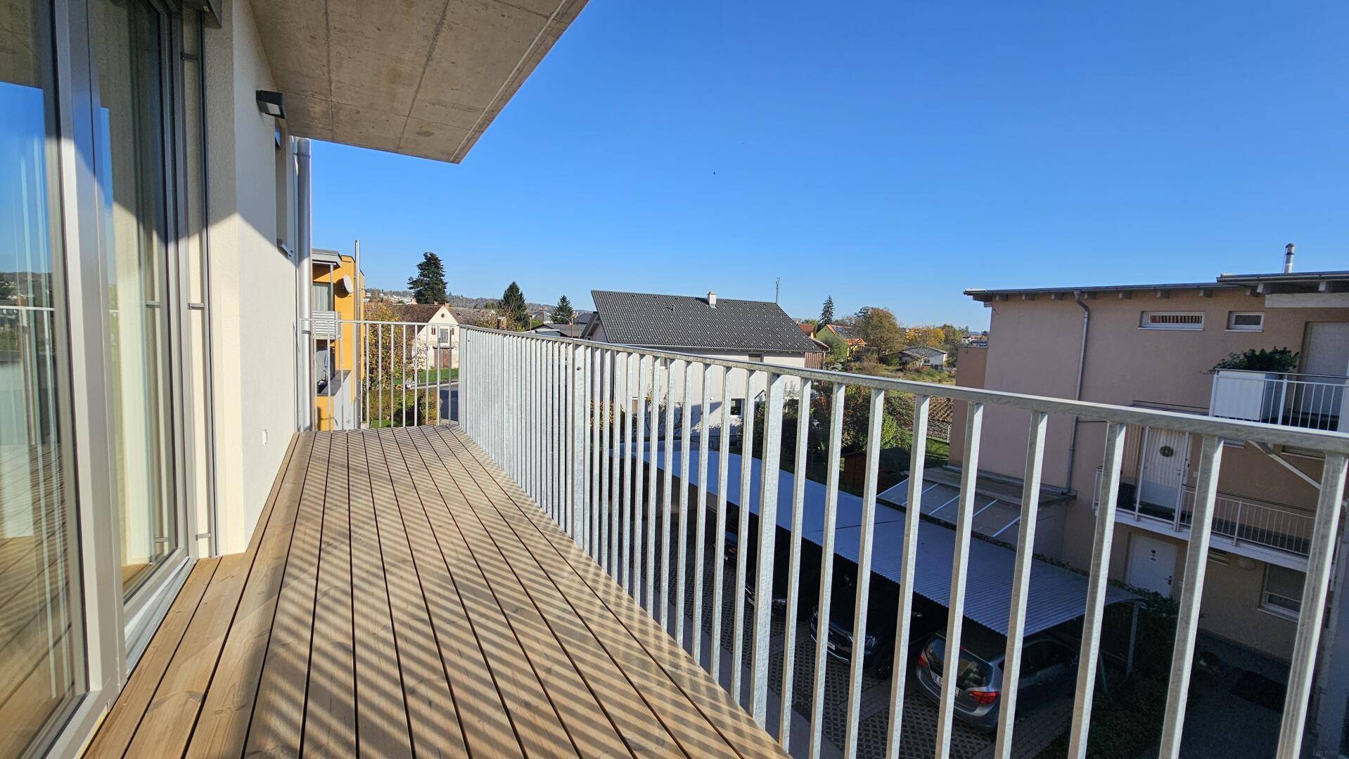 ca. 10m² Balkon Wohnzimmer