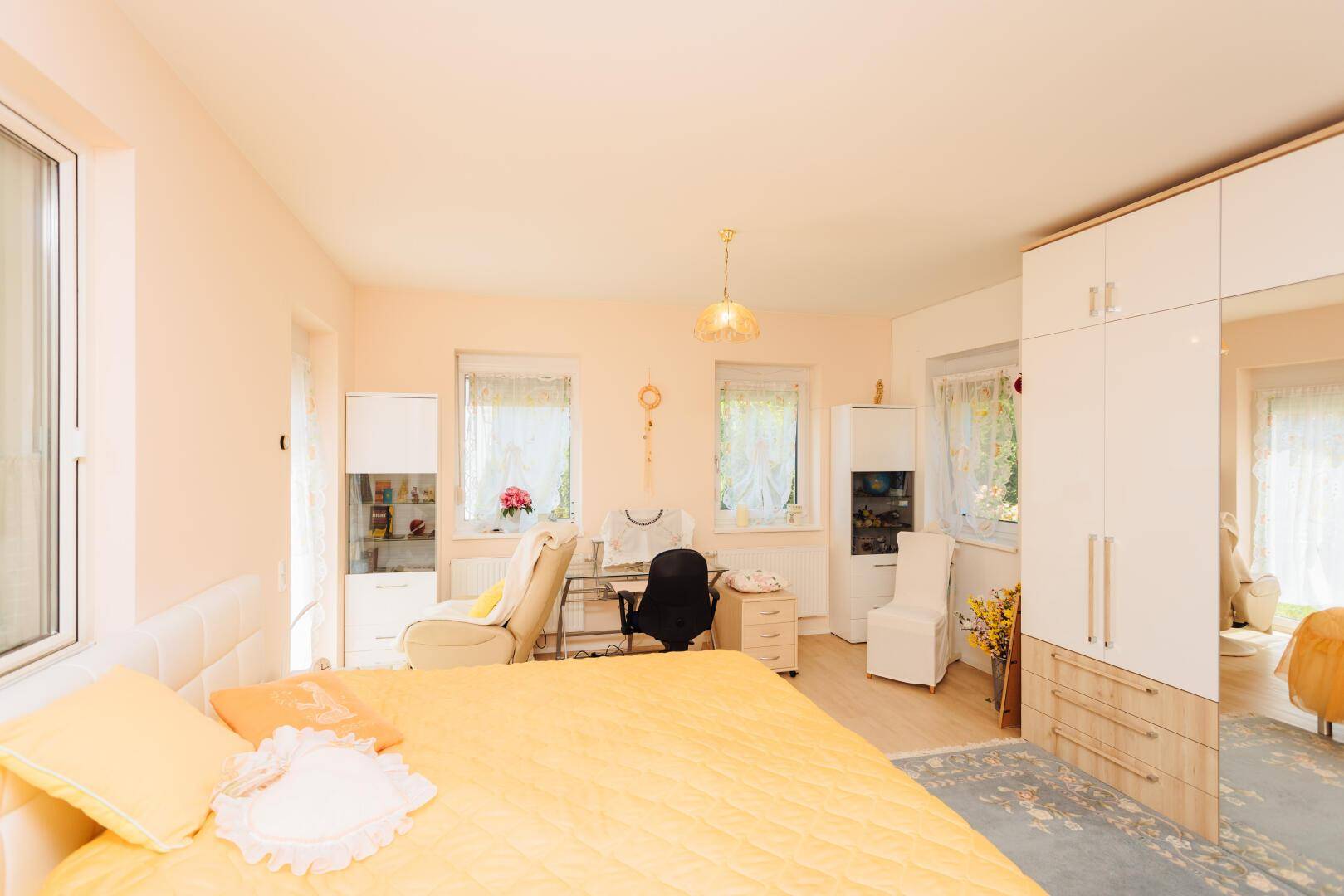 Schlafzimmer - EG