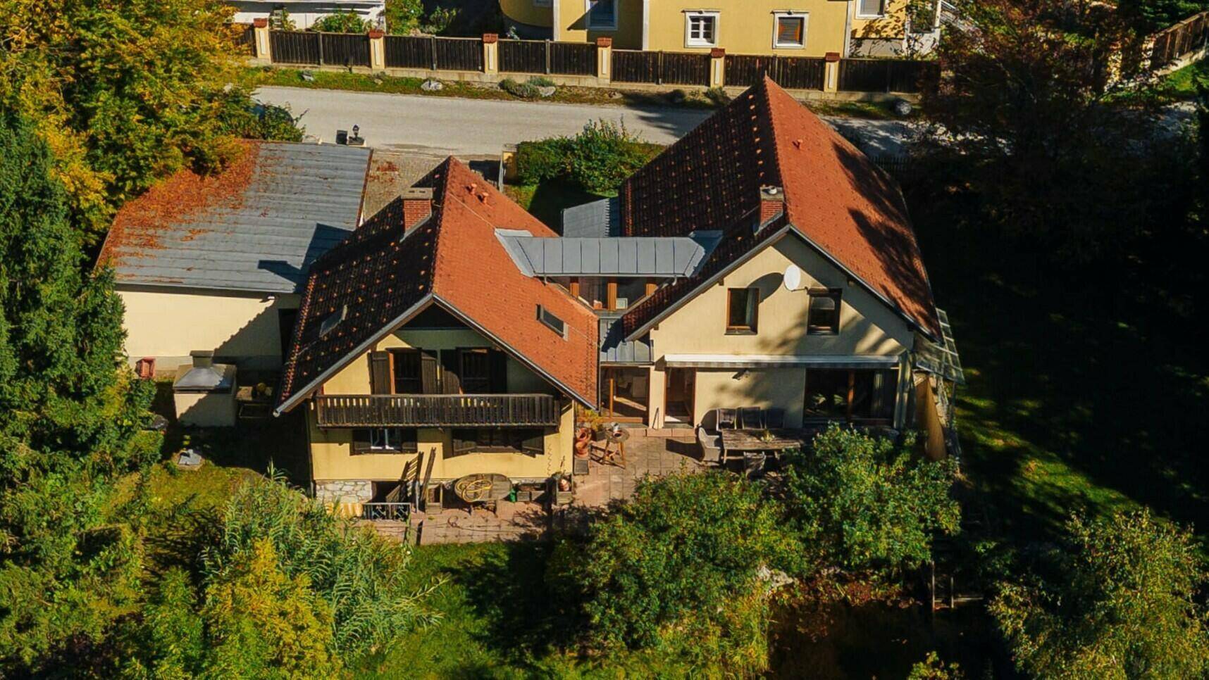 Charmantes Haus mit großem Garten und Schwimmteich - ländliche Geborgenheit trifft modernen Wohnkomfort – pohled 5