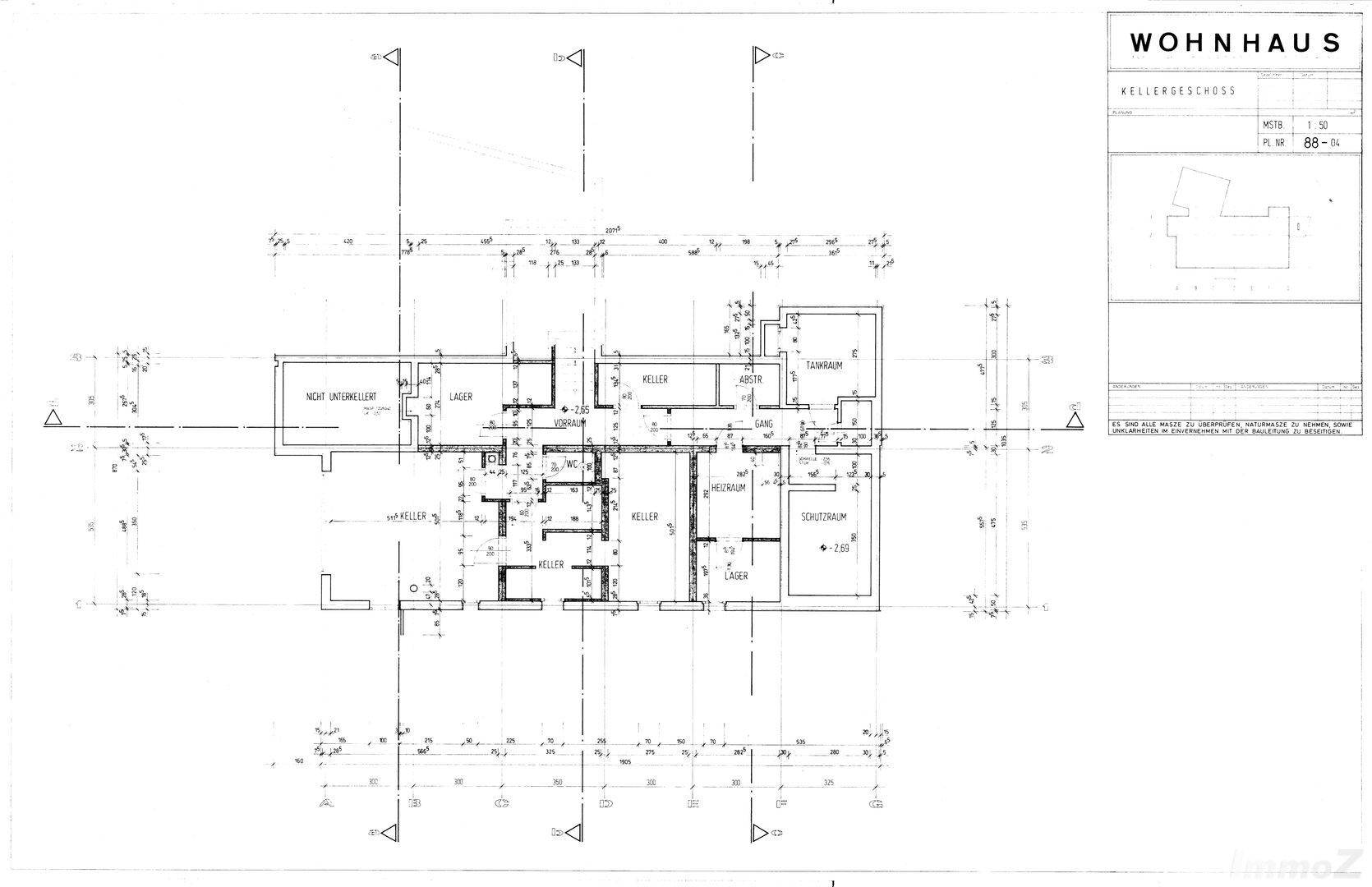 Grundriss des Kellergeschosses mit Lagerräumen, Technikraum und weiteren Kellerbereichen.