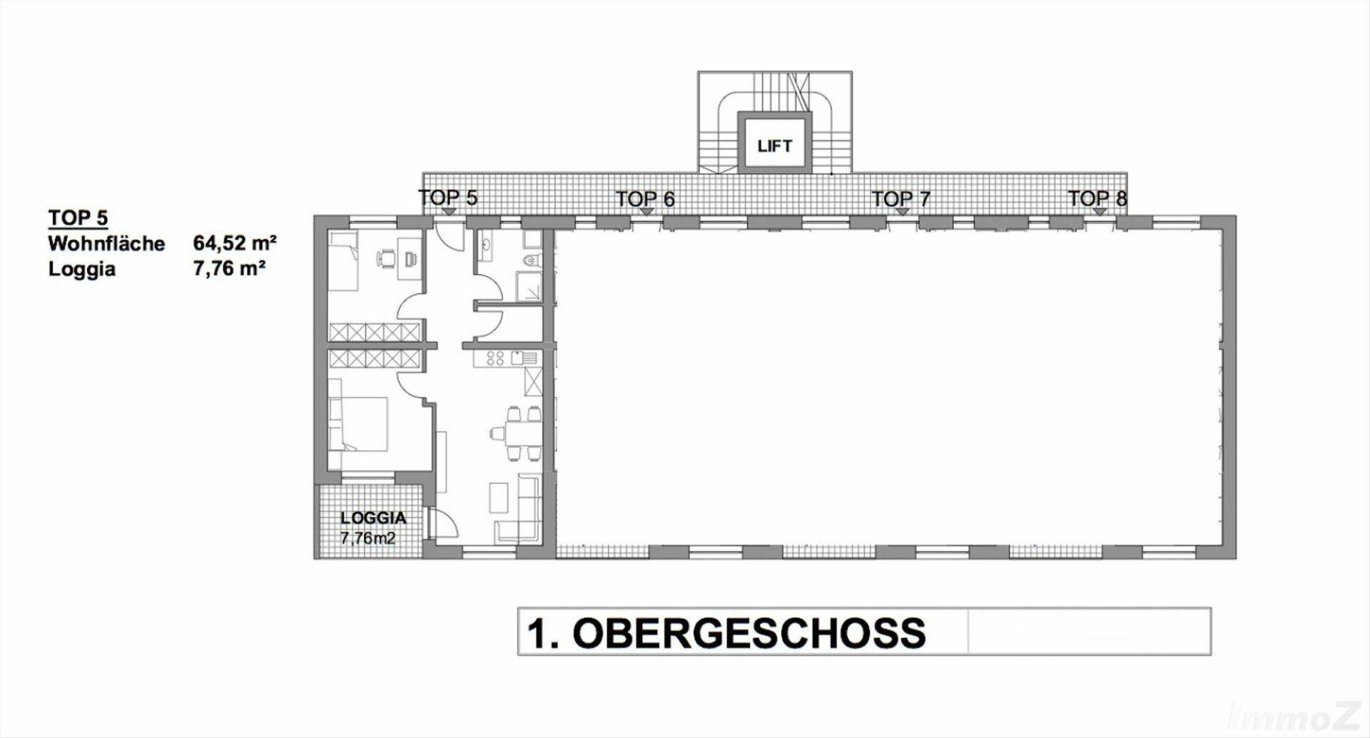 Grundriss des ersten Obergeschosses mit Wohnung TOP 5, Loggia und Zugang zum Aufzug im Gebäude.