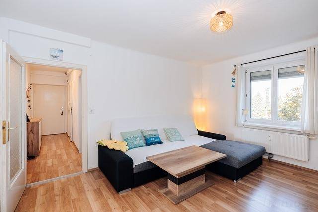 zu Wohnzimmer