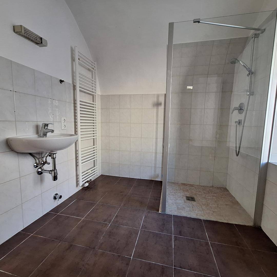 Bad mit Dusche
