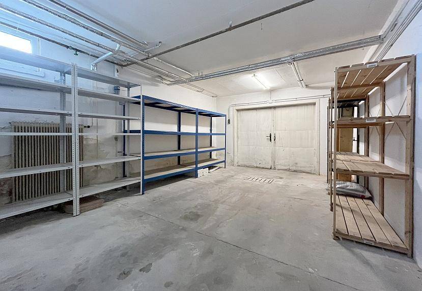 p Garage