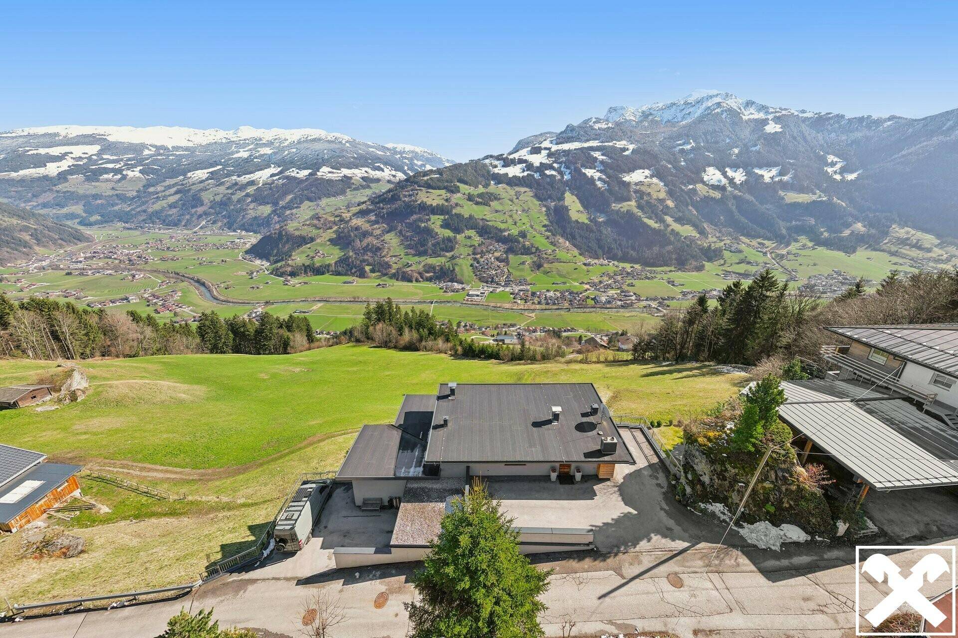 spektakuläre Bergkulisse
