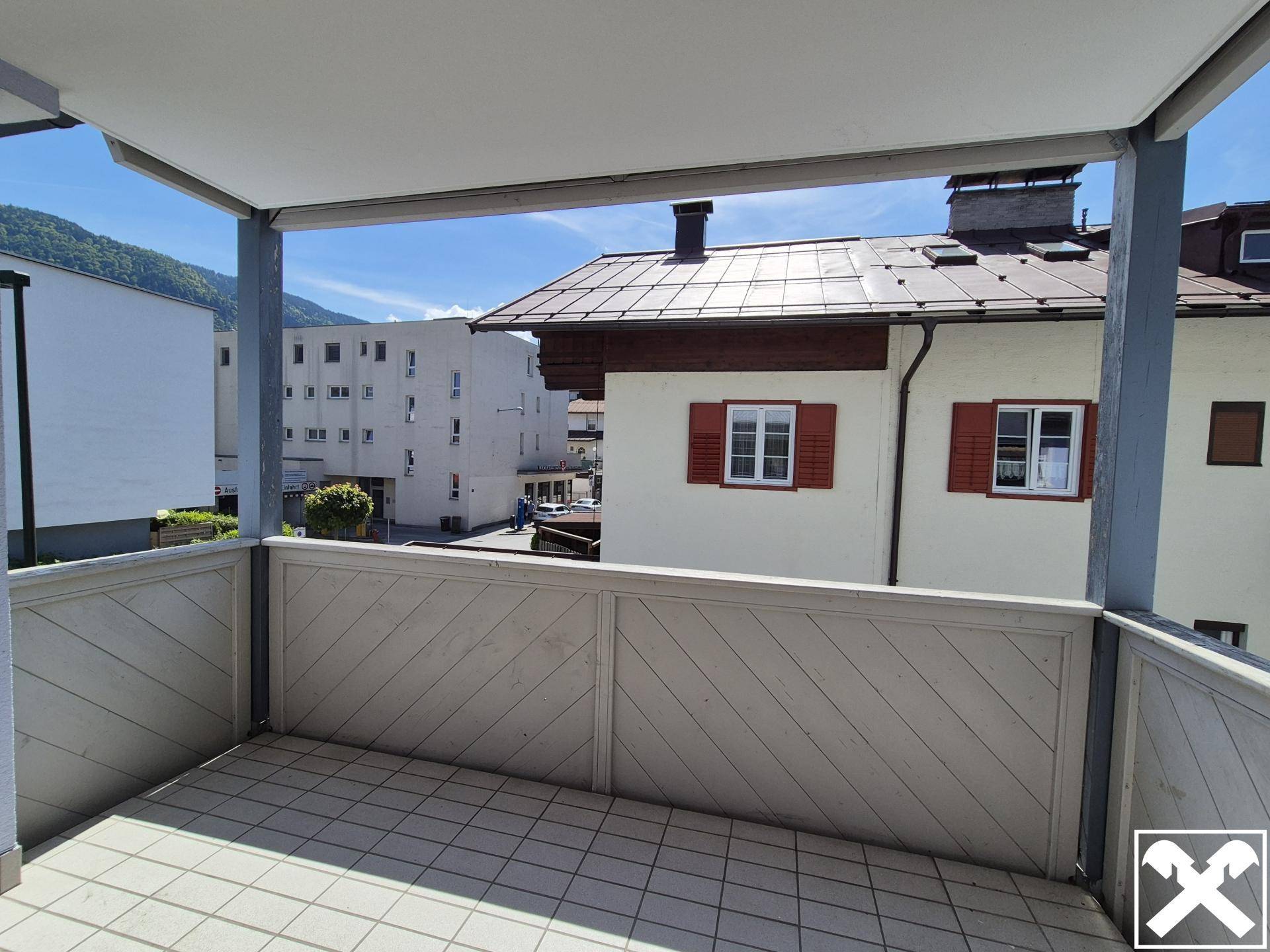 überdachter Balkon
