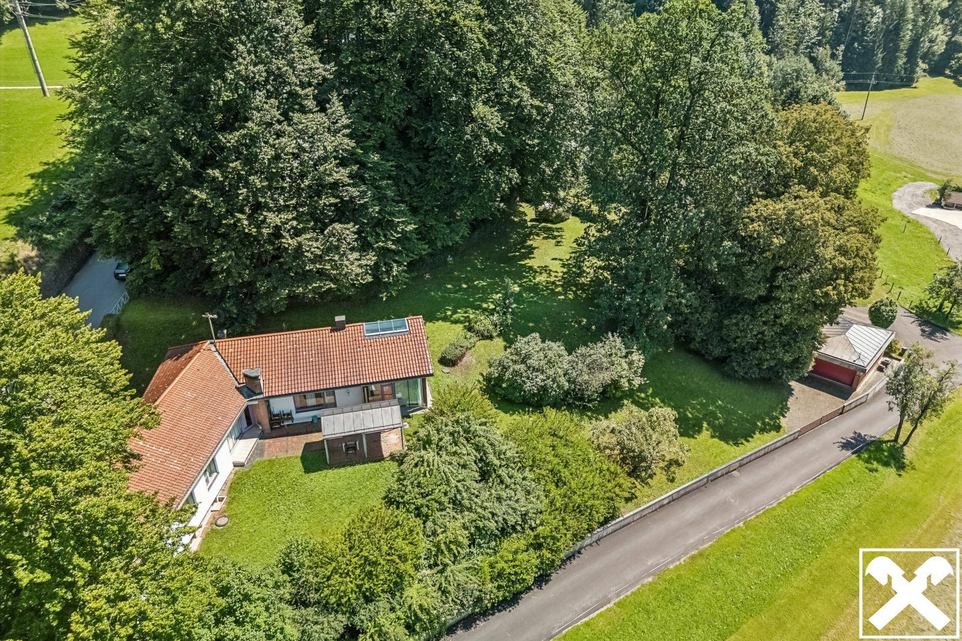 Blick auf das Anwesen