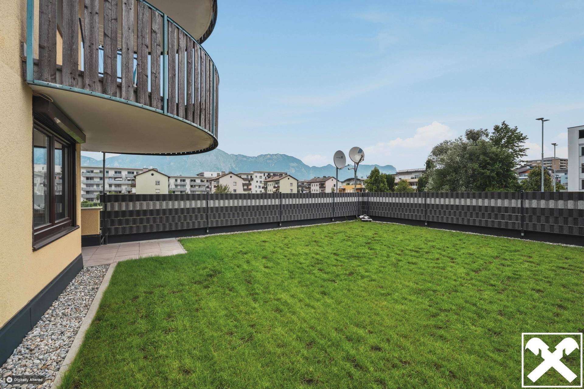 Terrasse Ost und Allgemeingarten