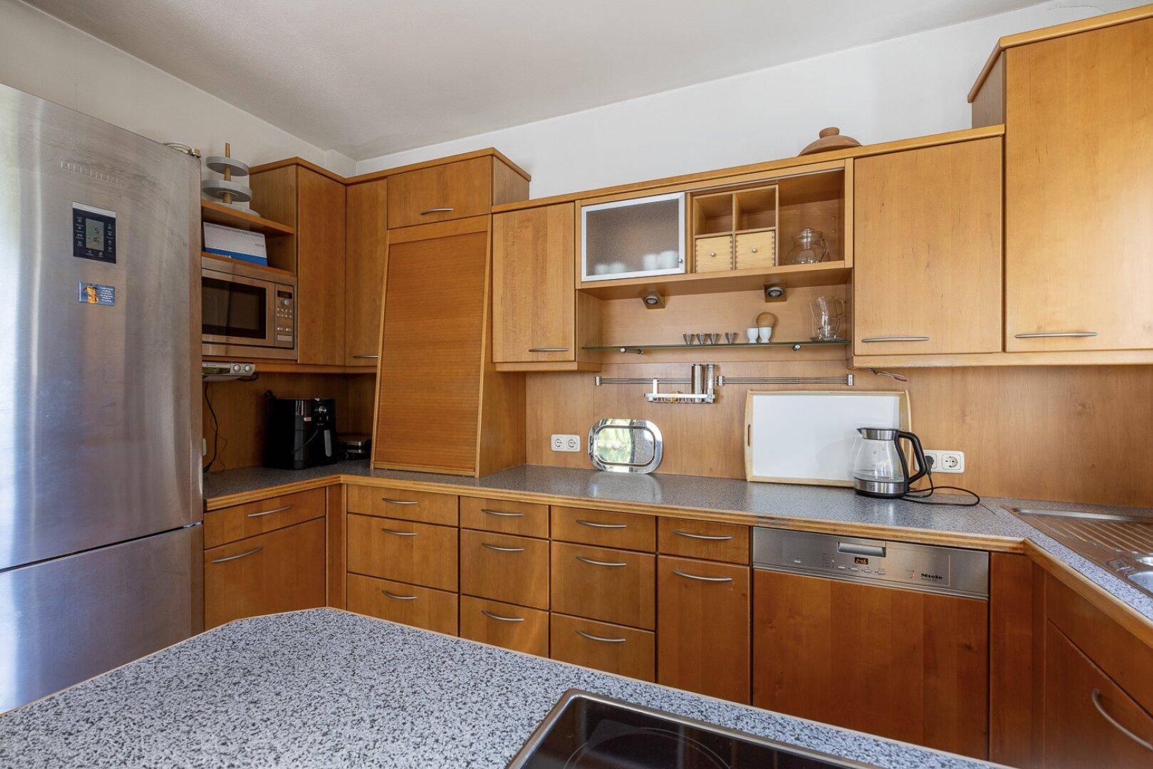 RESERVIERT - NEUER PREIS - PREMIUM Wohnen am Mondsee - Seenähe - Haus im Haus - 270 m² Wohnfläche, Wintergarten, Eigengarten und Garage – další