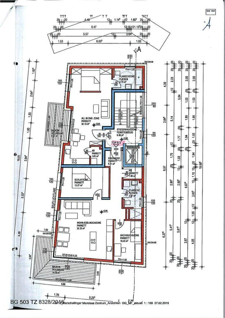 Detaillierter Grundriss einer Wohnung mit offener Wohn-Ess-Kochzone und Balkon.