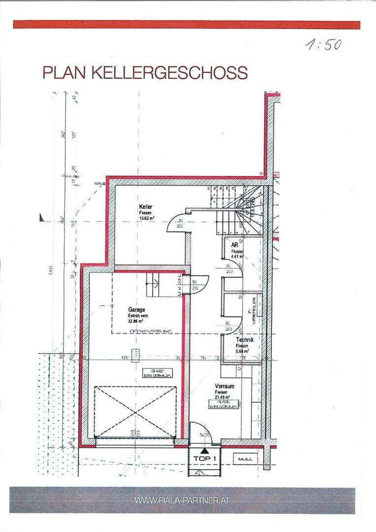 Grundriss des Kellergeschosses mit Garage, Technikraum und Abstellflächen.