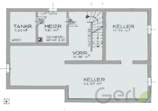 Grundriss des Kellergeschosses mit Heizraum, Tankraum und mehreren Kellerräumen für Lagerzwecke.