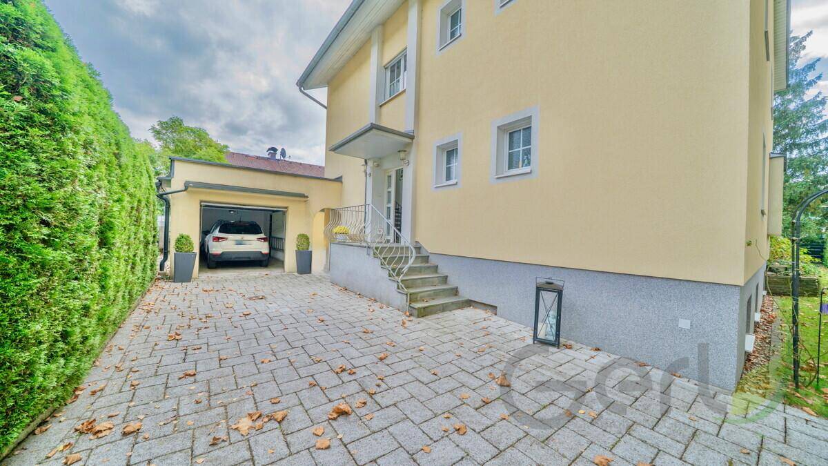 Vorplatz