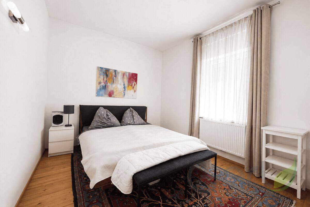 Schlafzimmer 1