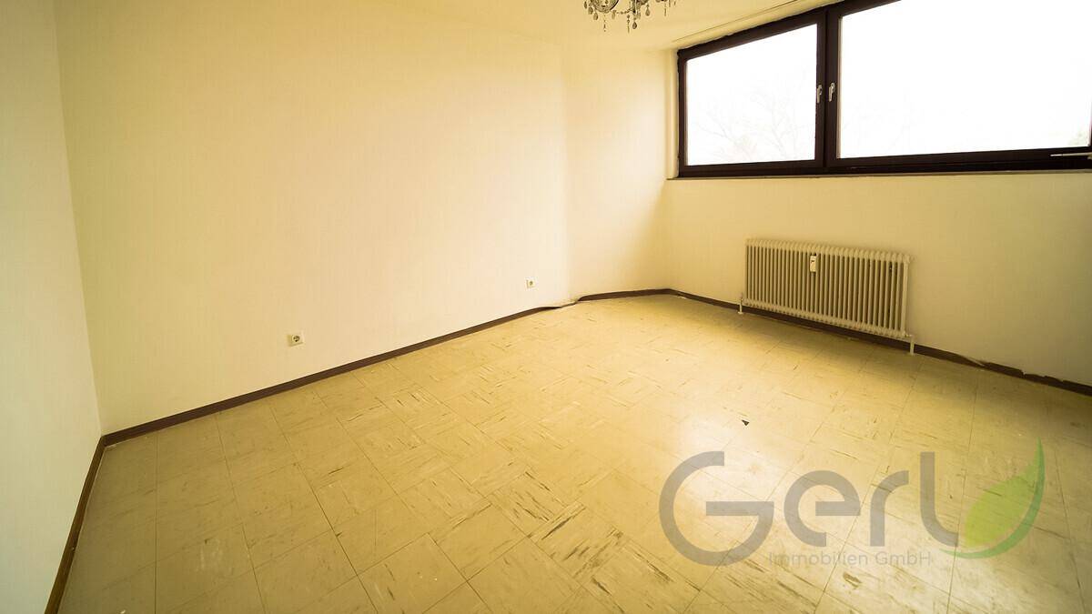 Großzügige 3-Zimmer-Wohnung mit Loggia und viel Potenzial - Mehr