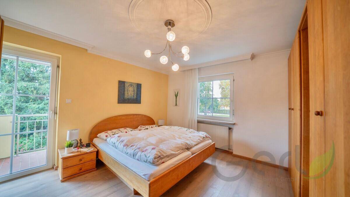 Schlafzimmer 1