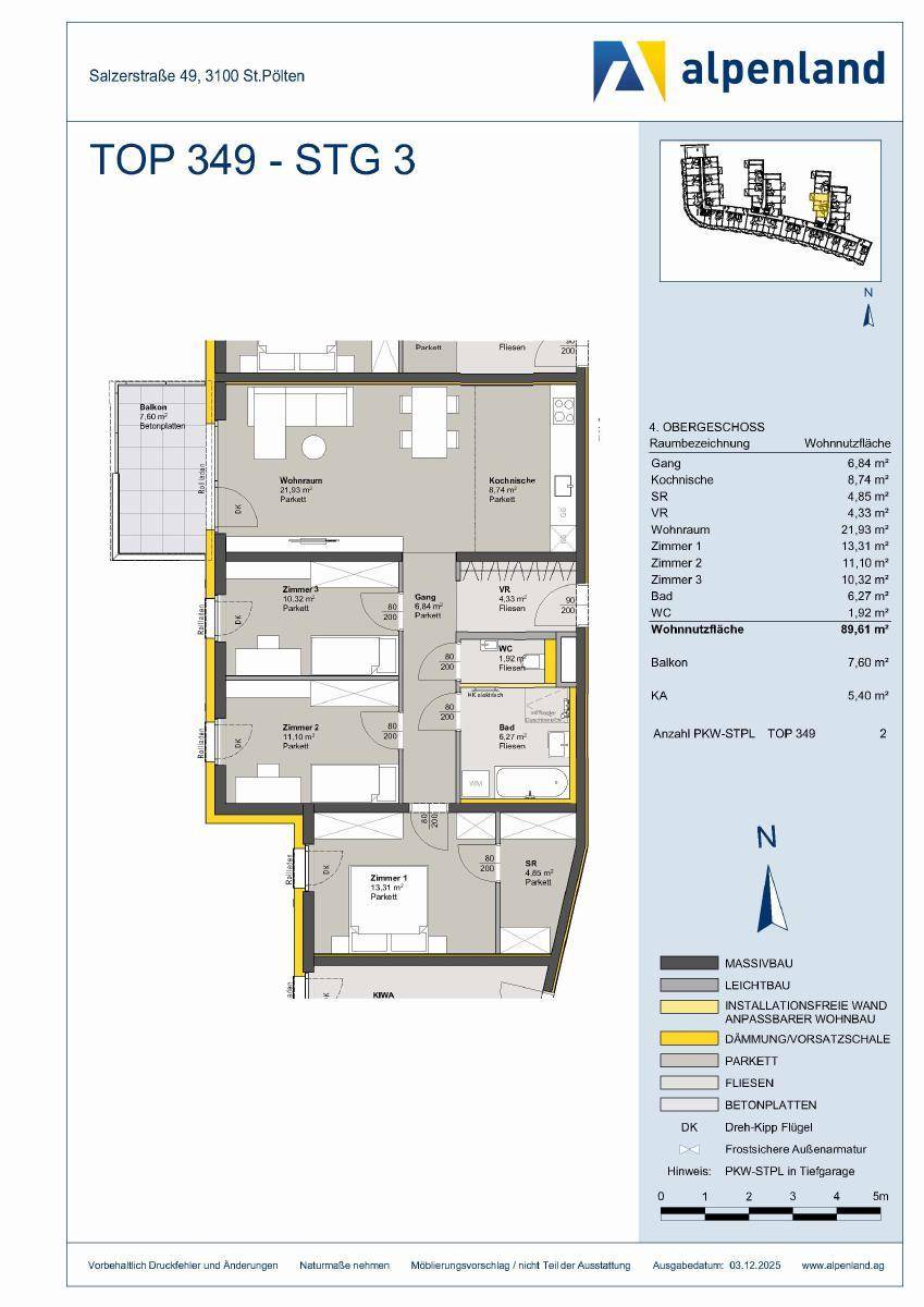 Dieser Grundriss zeigt eine moderne Wohnung mit offenem Wohnbereich, drei Schlafzimmern und einem Balkon.