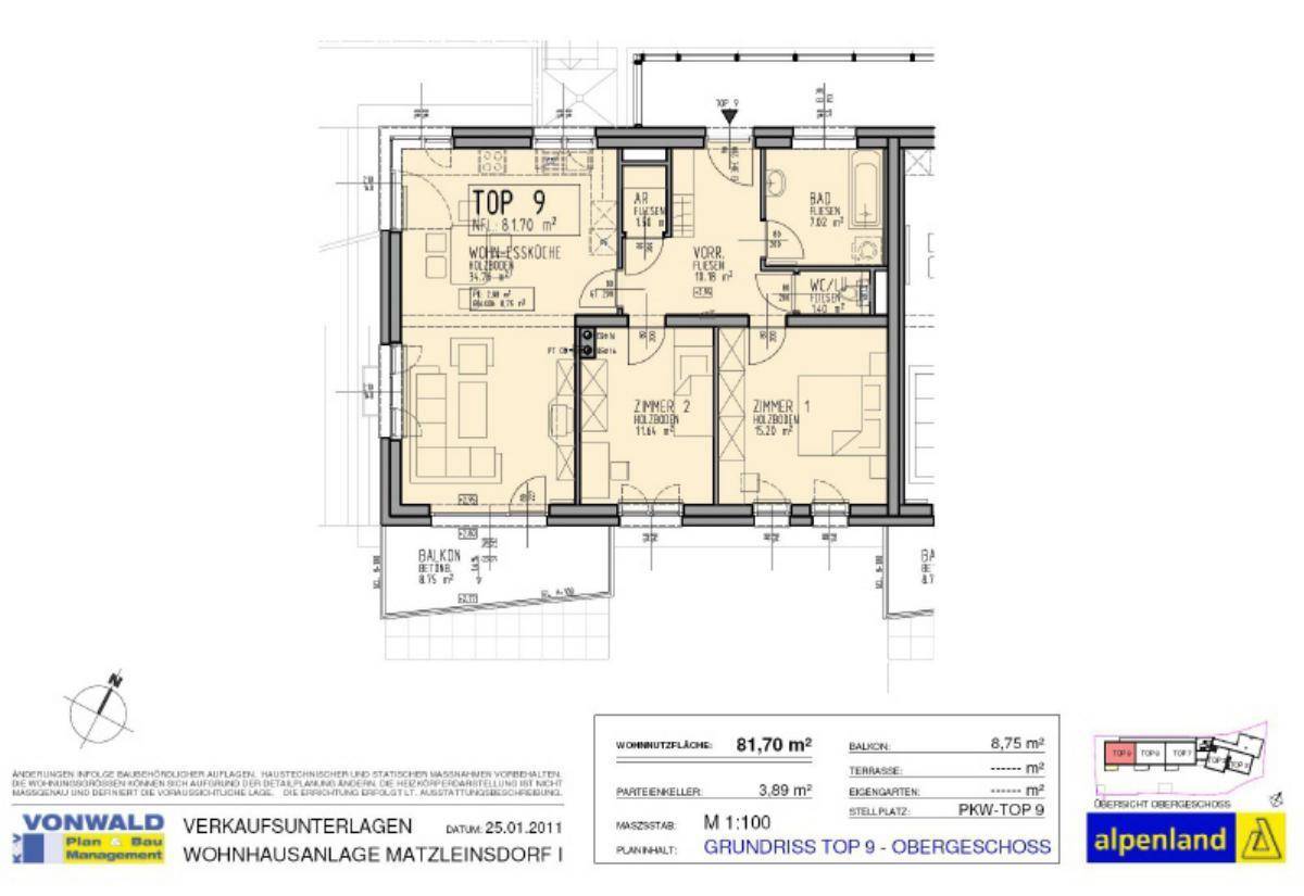 Grundriss der Wohnung Top 9 im Obergeschoss mit Balkon, Terrasse und drei Zimmern.
