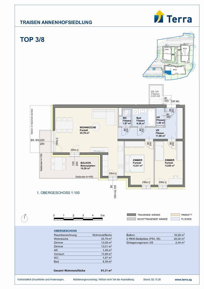 Grundriss einer Wohnung im Obergeschoss mit offener Wohnküche, zwei Zimmern und einem Balkon.
