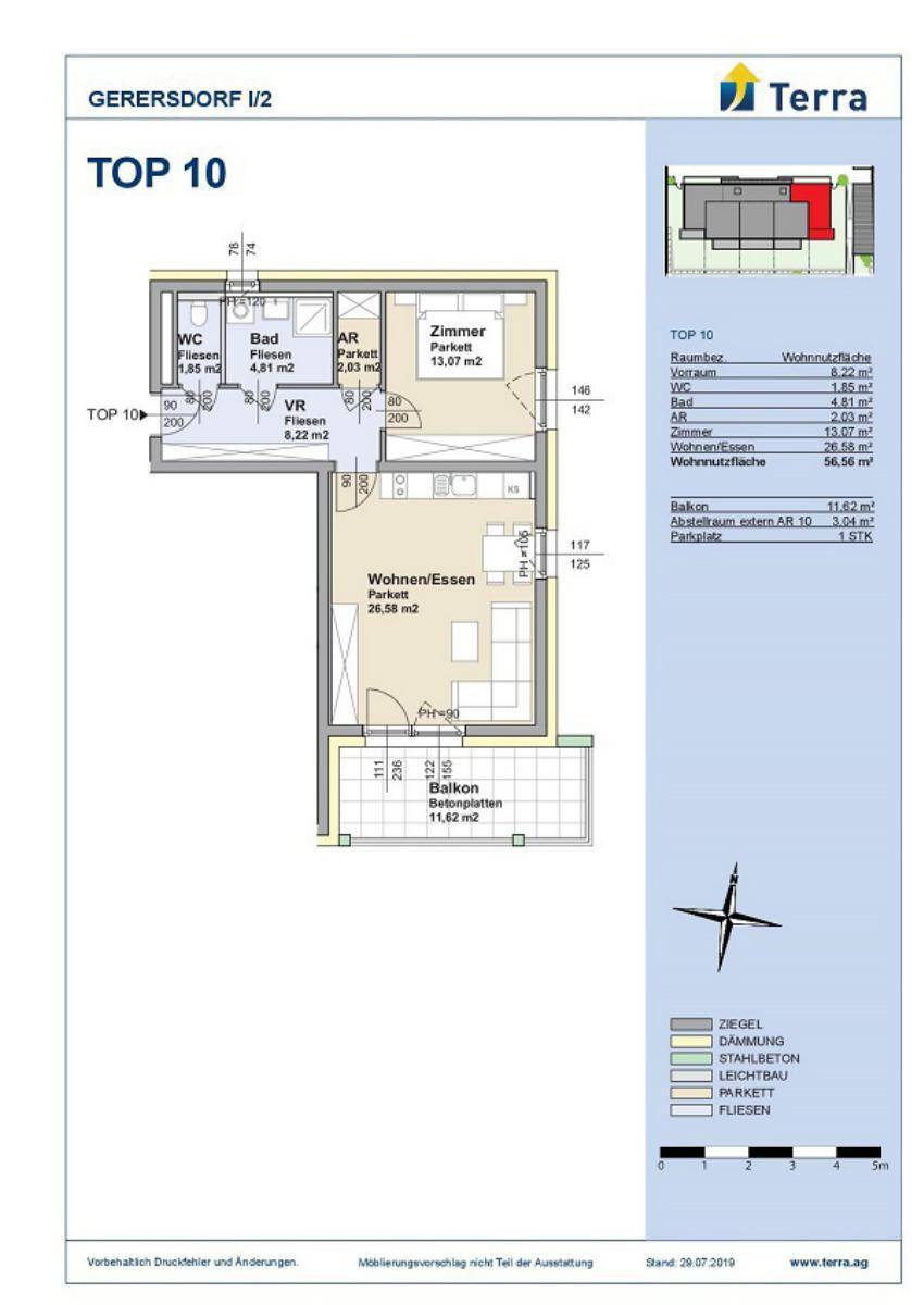 Grundriss einer Wohnung mit offenem Wohn-/Essbereich, Balkon und separatem WC.