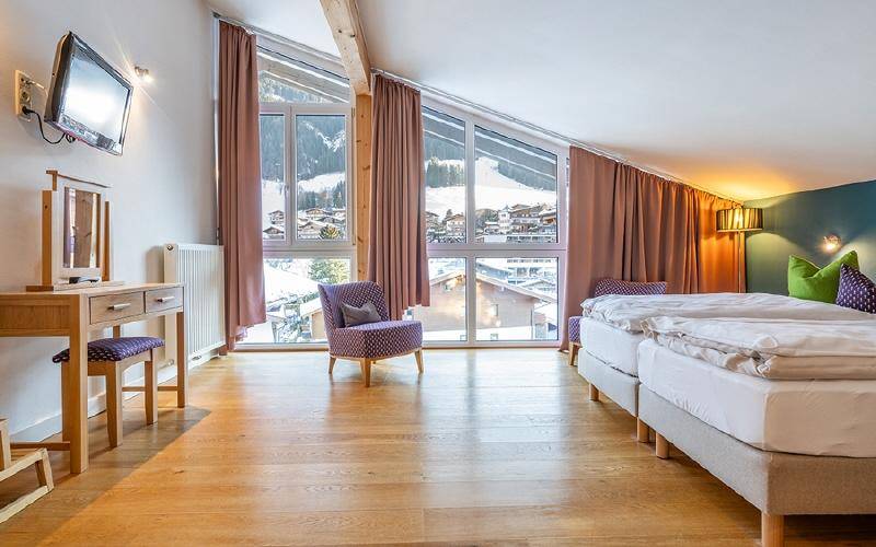 Chalet-Ensemble-Saalbach-Hinterglemm-Schlafzimmer-Suite