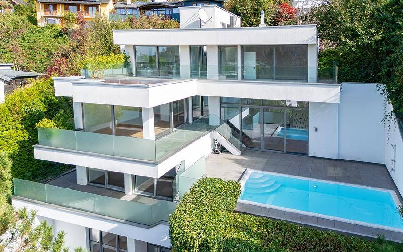 Panoramavilla-Salzburg-Parsch-Ansicht-Pool
