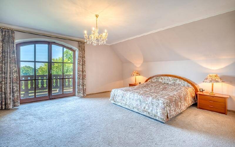 HP7-Villa-Bergheim-Schlafzimmer