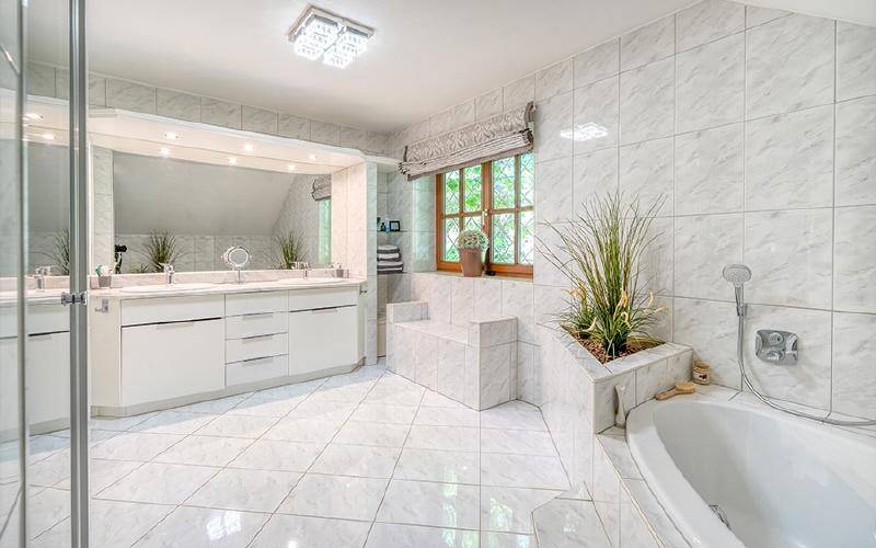 HP8-Villa-Bergheim-Badezimmer