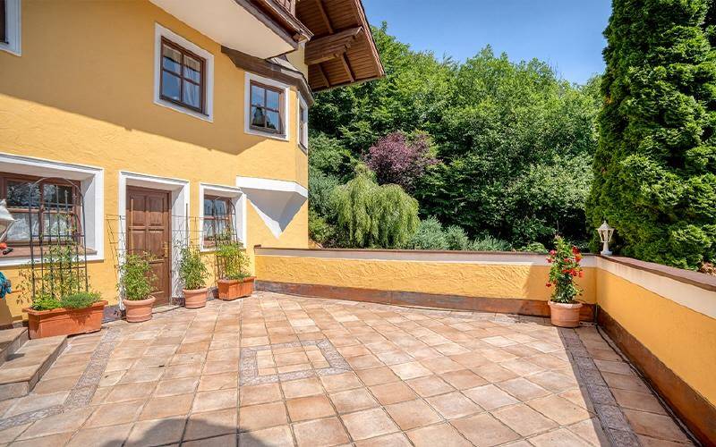 HP9-Villa-Bergheim-Terrasse