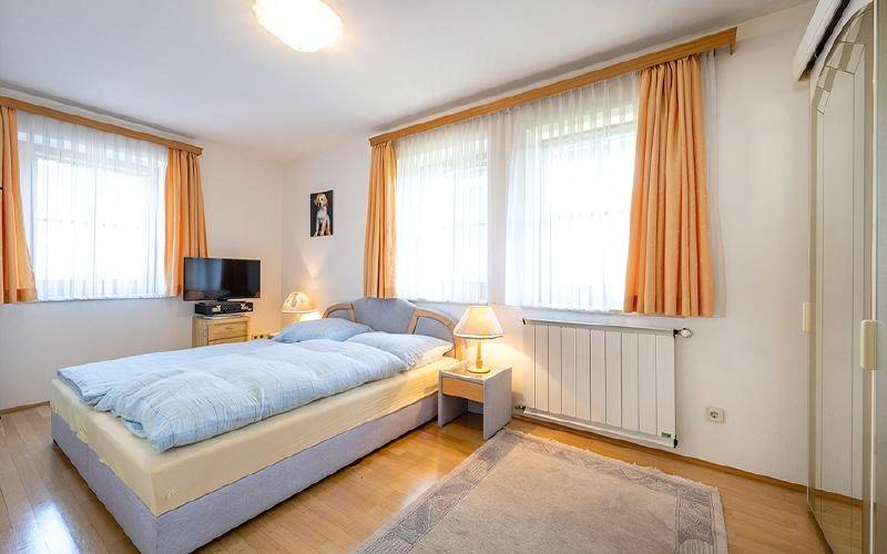 HP7-Einfamilienhaus-Aigen-Schlafzimmer