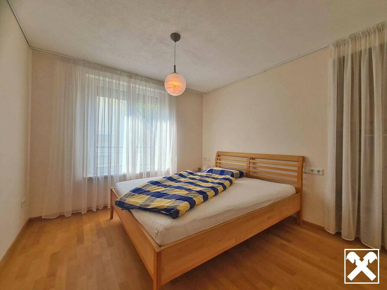 Schlafzimmer mit Ankleideraum im 2. OG