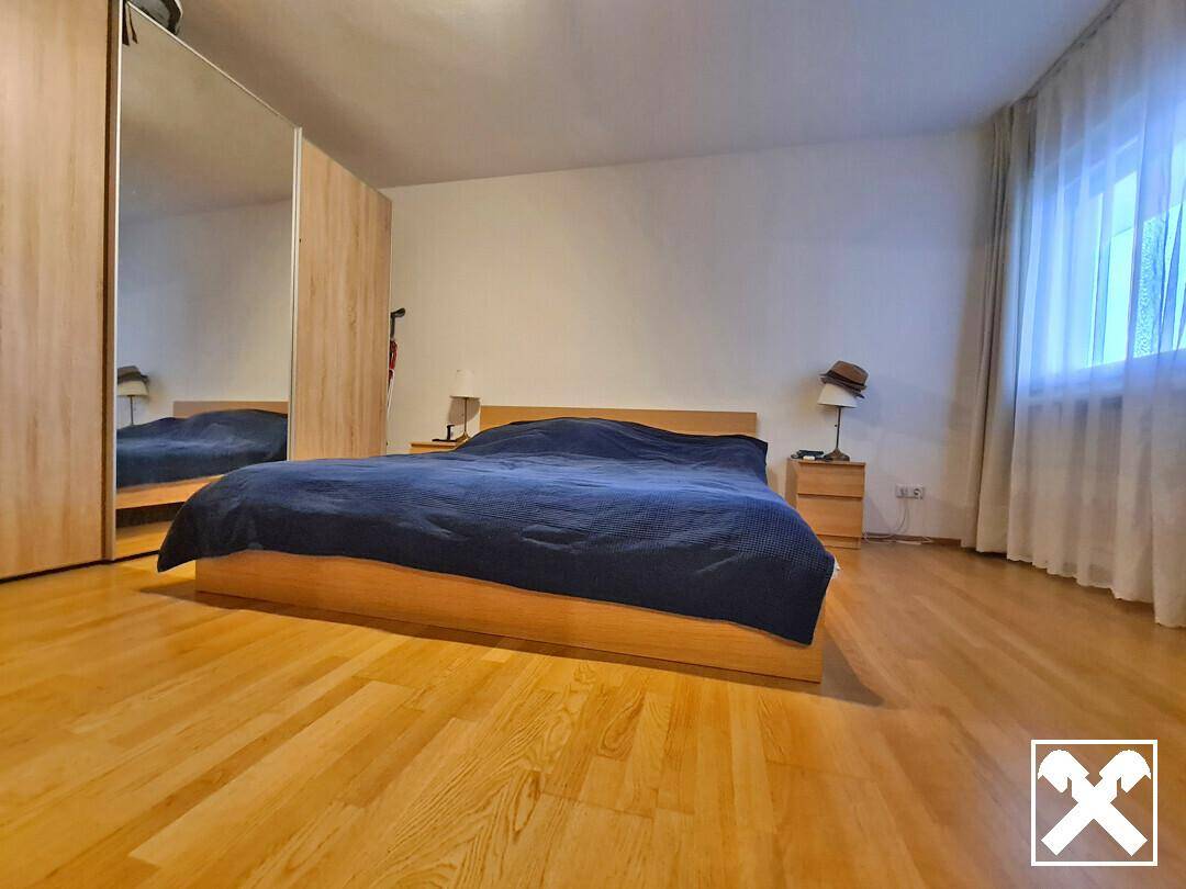 Schlafzimmer 1