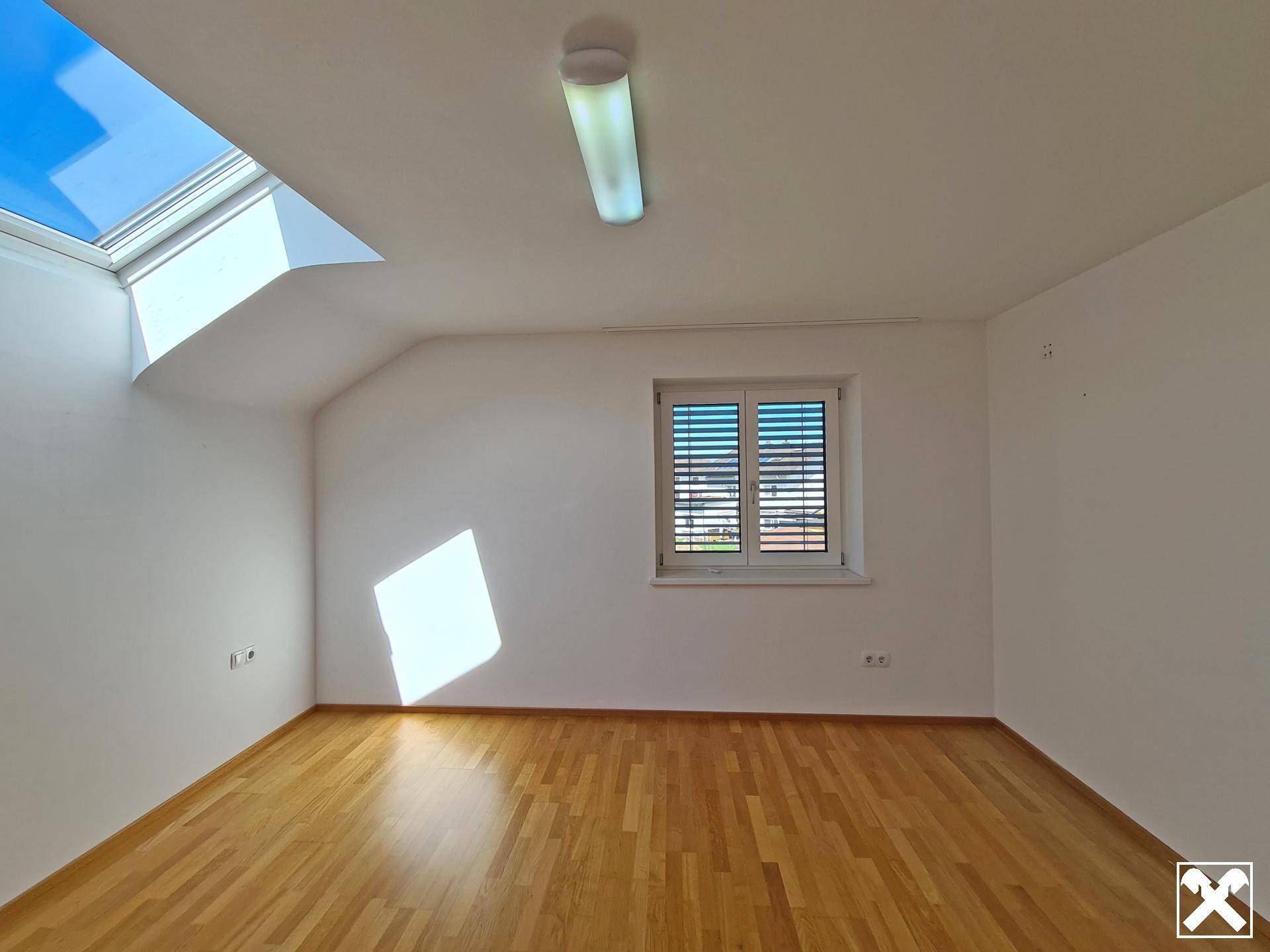 Zimmer 1 OG