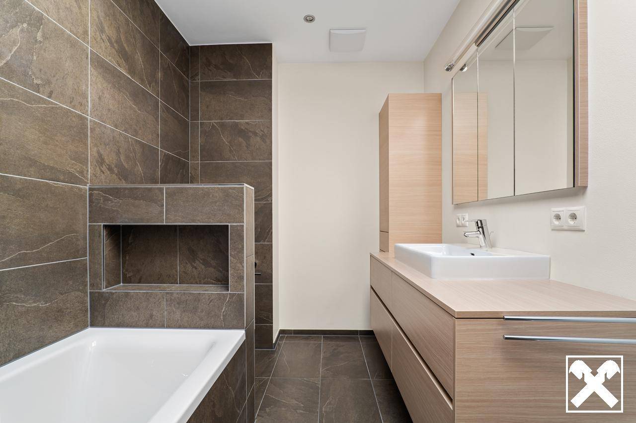 Badezimmer mit Badewanne