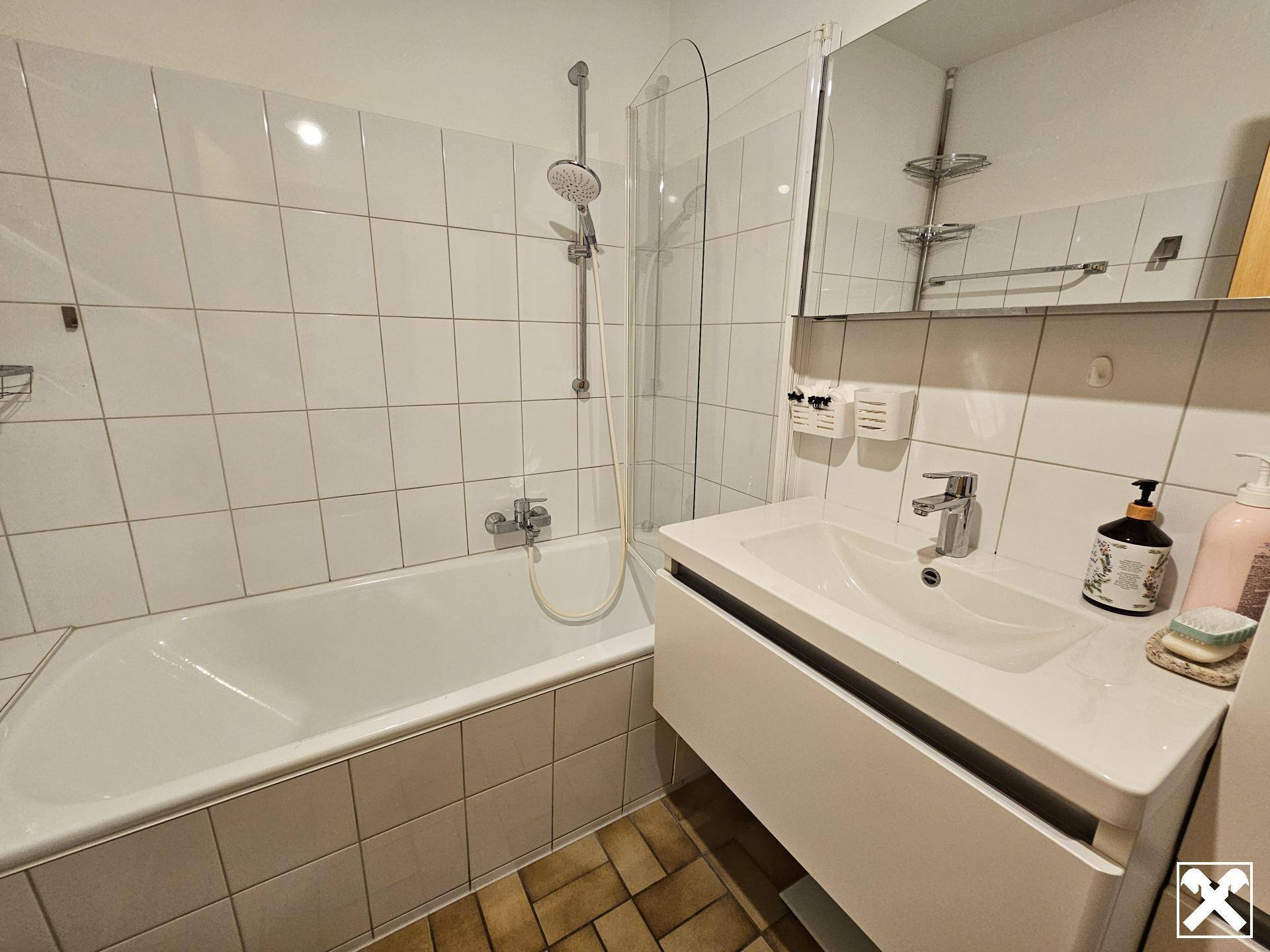 Badezimmer mit Wanne