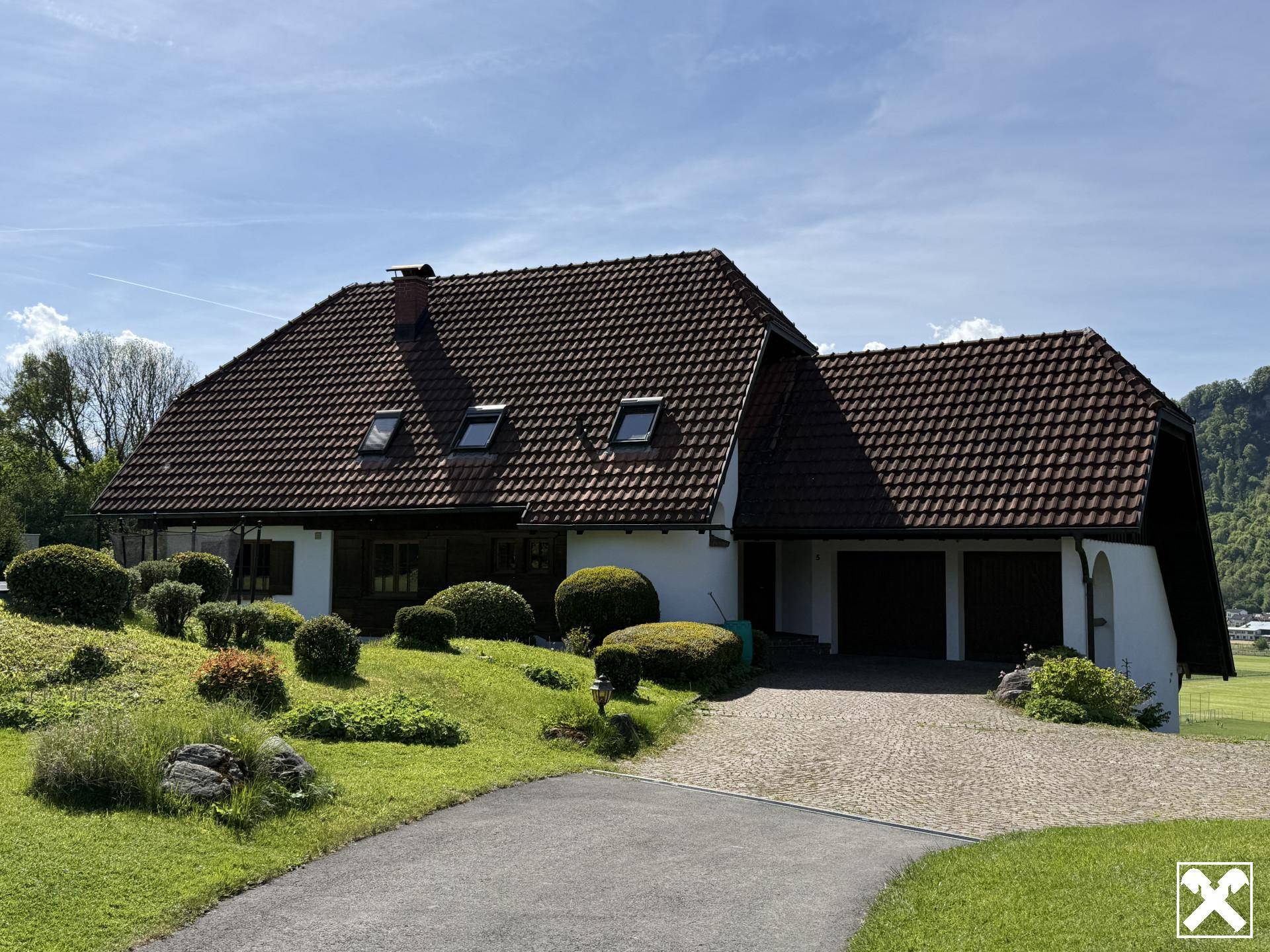 Wohnhaus mit Rundblick und traumhaft großem Grundstück! – pohled 2