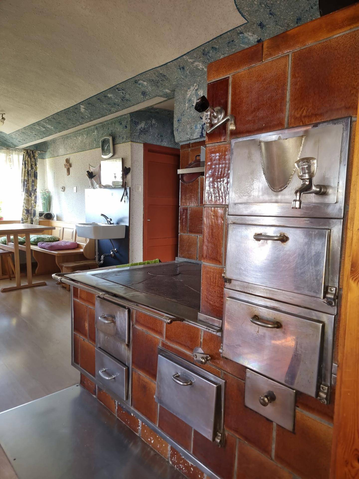 Stubenofen mit Wasserschiff