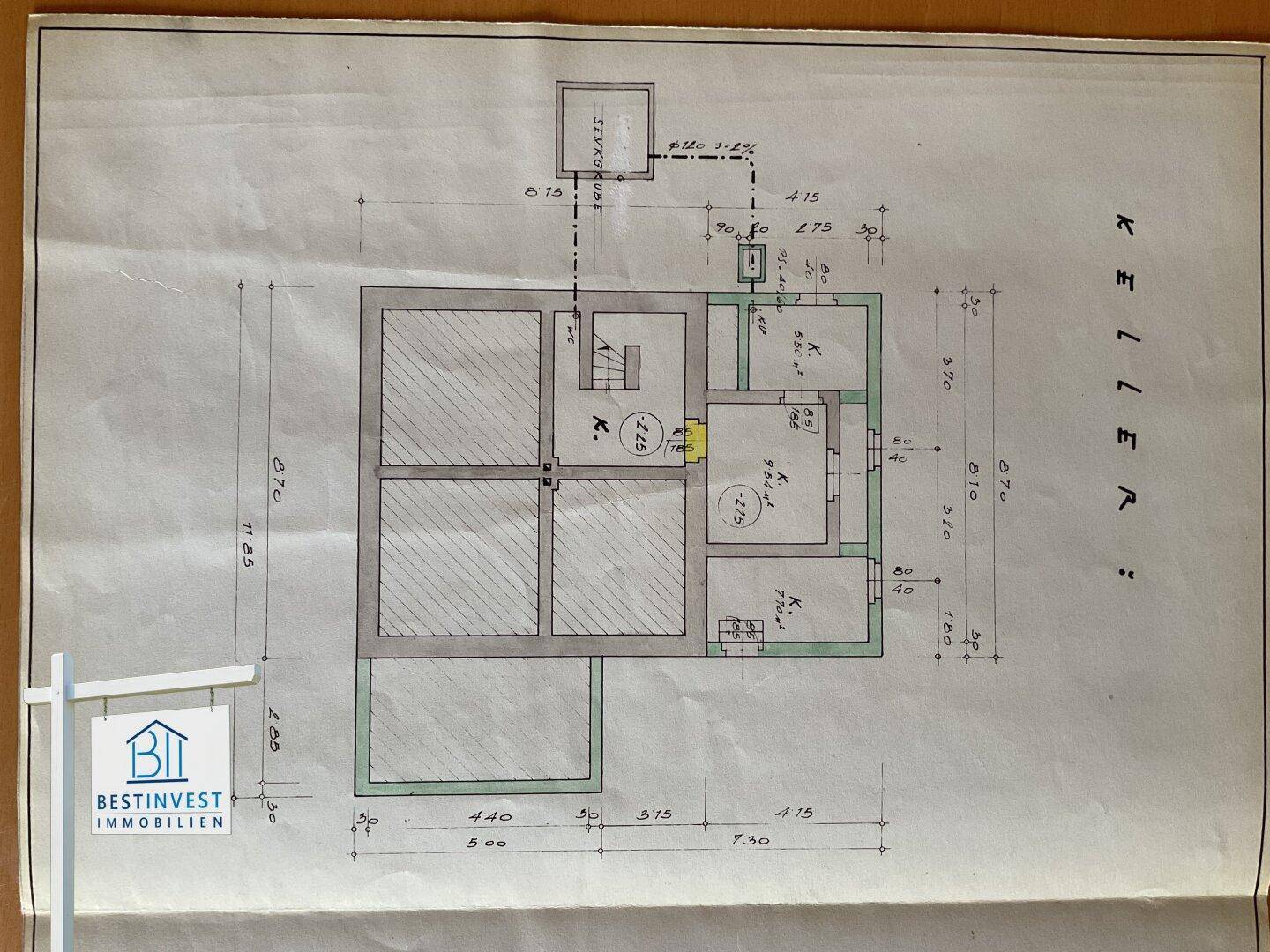 Grundriss des Kellergeschosses mit verschiedenen Abstellräumen und technischen Bereichen.