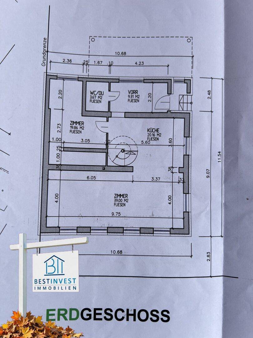 Grundriss des Erdgeschosses mit Zimmern, WC/DU, Vorraum und Küche, inklusive Flächenangaben.