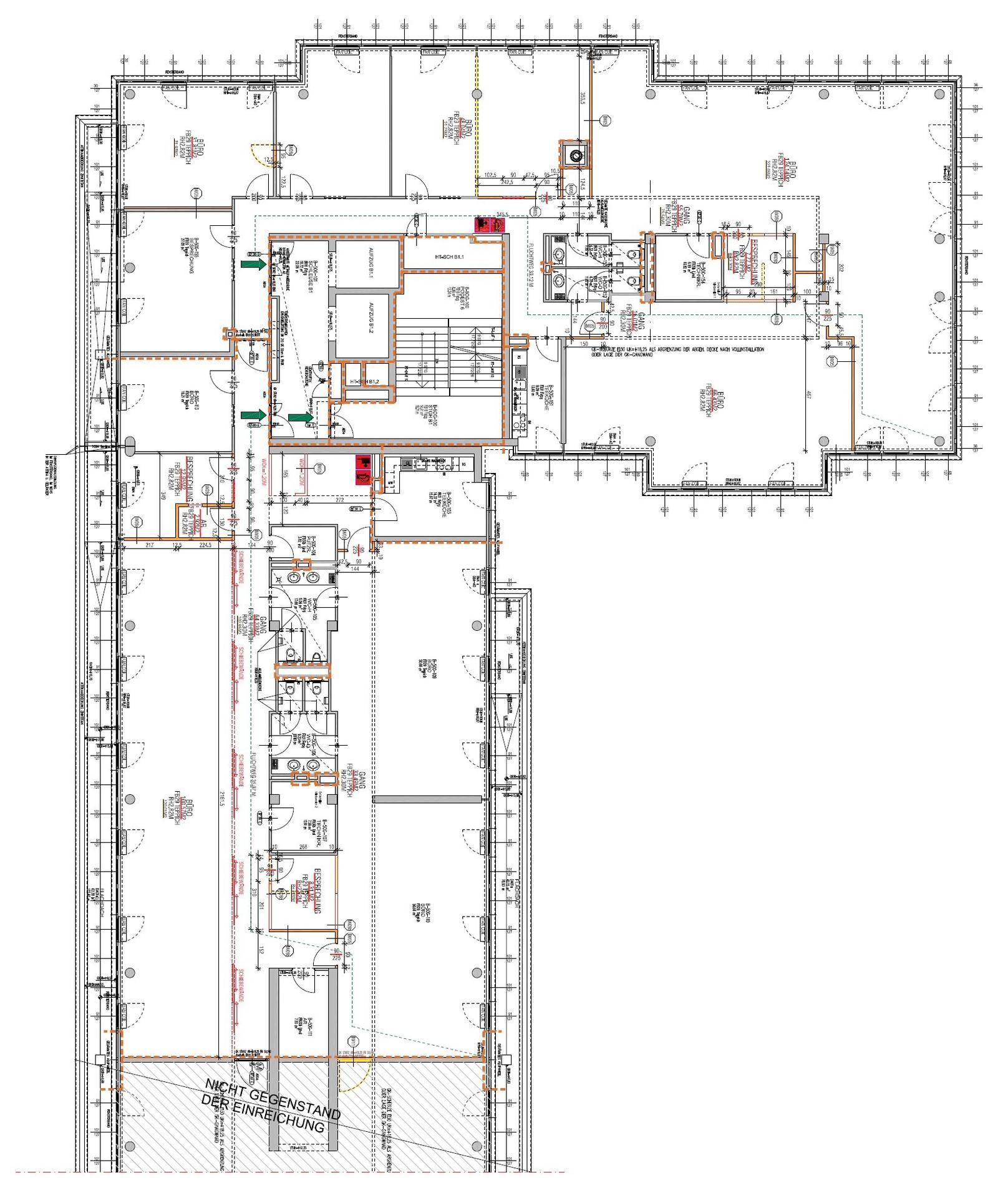 Detaillierter Grundriss eines Gebäudegeschosses mit verschiedenen Räumen und technischen Installationen.